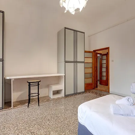Daire Faenza 64 *